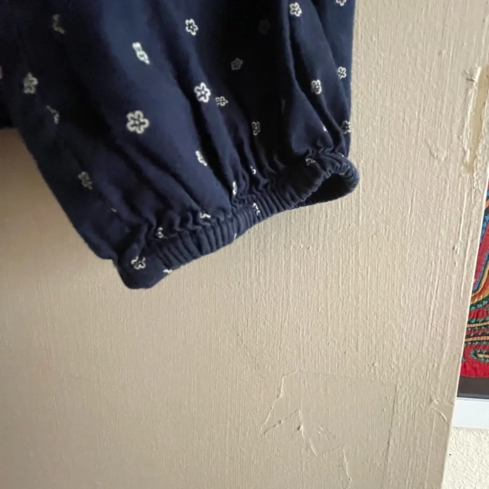 Gap brand long sleeved blouse with small white flowers - Picture 7 of 8